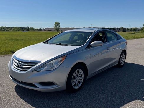 Used 2012 Hyundai Sonata GLS FWD image 3