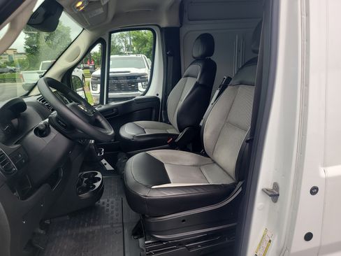 Used 2023 RAM ProMaster 2500 FWD image 13