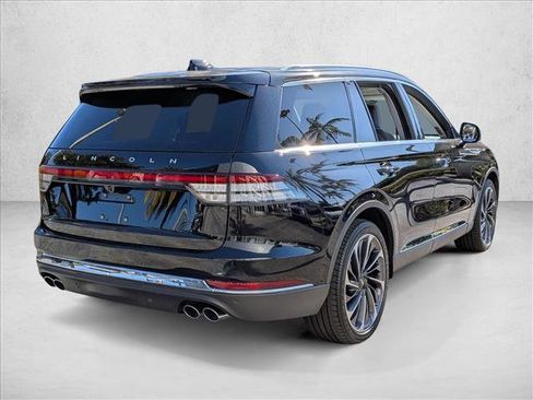 Used 2025 Lincoln Aviator Reserve w/ Luxury Package image 5