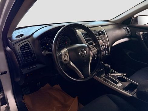 Used 2014 Nissan Altima 2.5 S FWD image 10