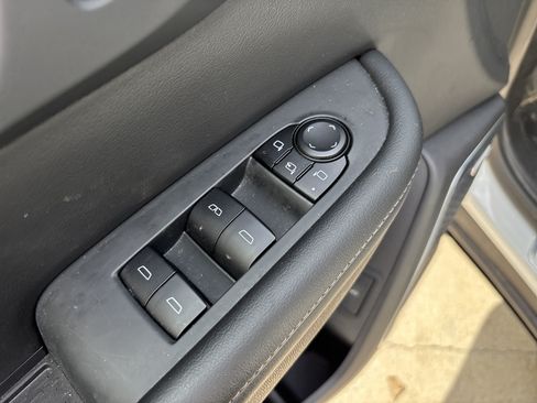 Used 2025 Buick Enclave Preferred AWD/4WD image 12