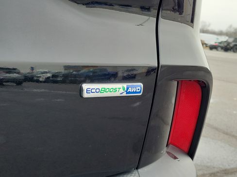 Used 2020 Ford Escape Titanium image 7