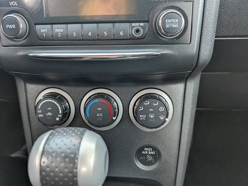 Used 2013 Nissan Rogue SV image 15