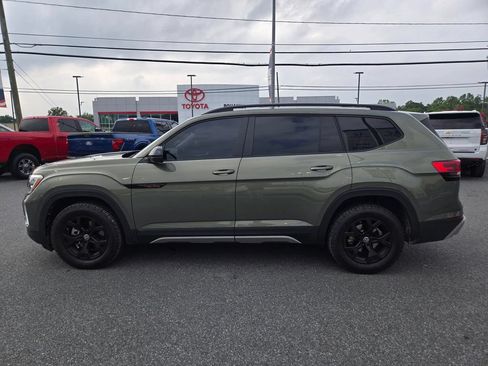 Used 2025 Volkswagen Atlas Peak Edition SE AWD/4WD image 8