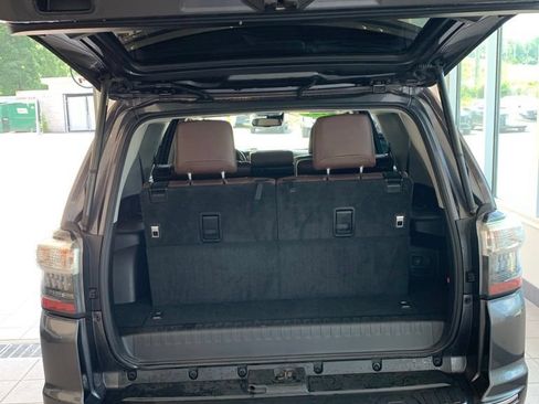 Used 2021 Toyota 4Runner Limited AWD/4WD image 10