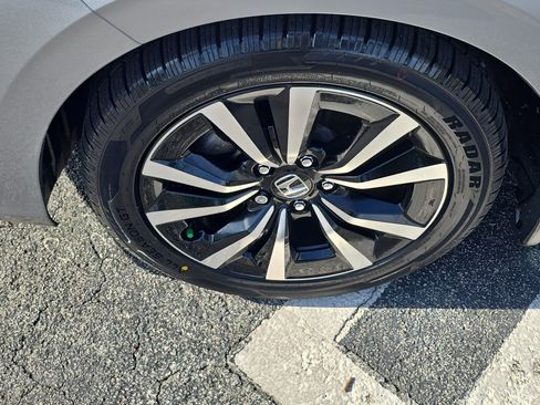 Certified 2023 Honda Civic EX-L image 6