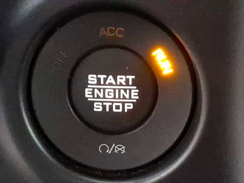 Used 2021 Jeep Gladiator Sport image 23