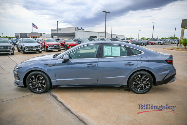 Used 2025 Hyundai Sonata SEL FWD image 2