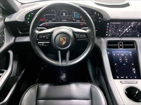 Used 2022 Porsche Taycan image 15
