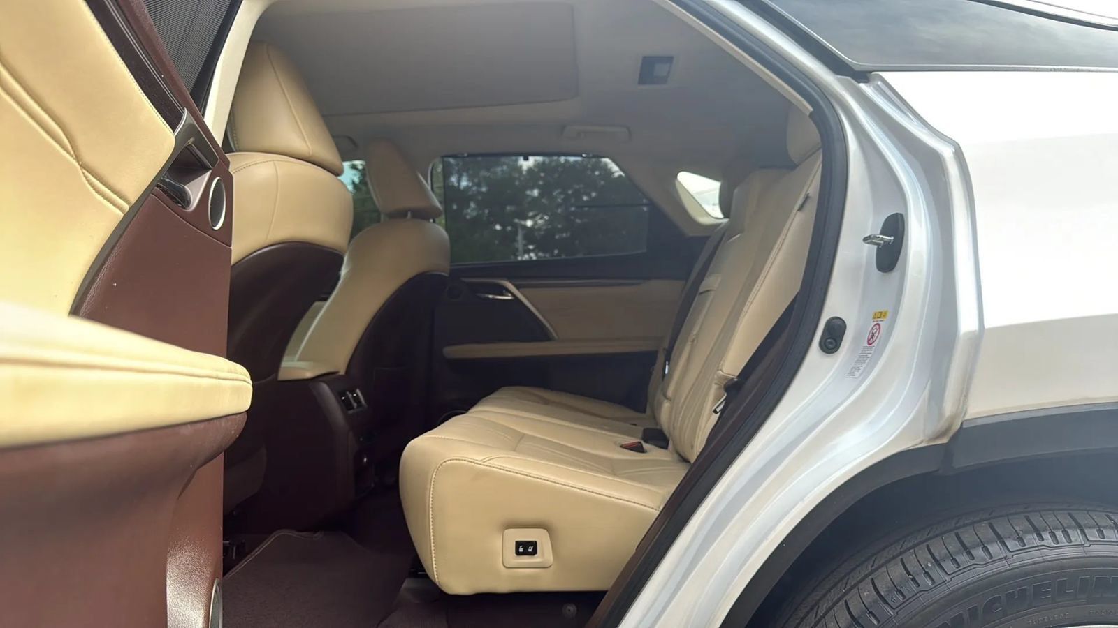 Used 2019 Lexus RX 450h AWD w/ Luxury Package image 13