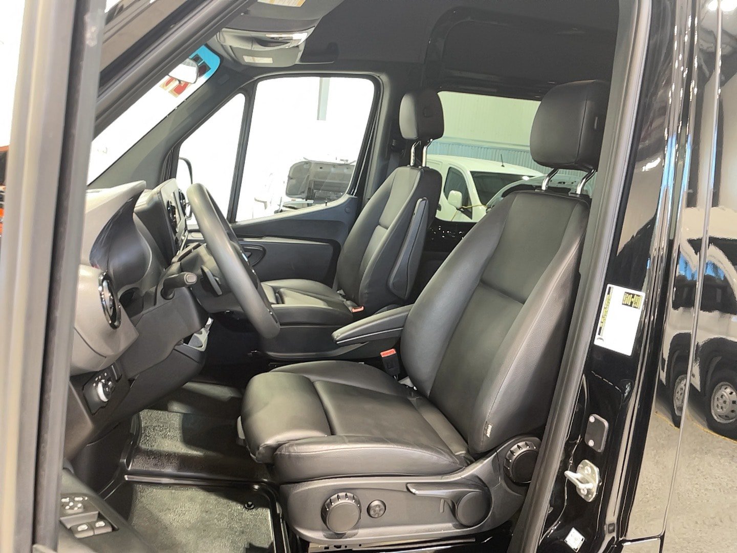 Used 2024 Mercedes-Benz Sprinter 2500 image 12