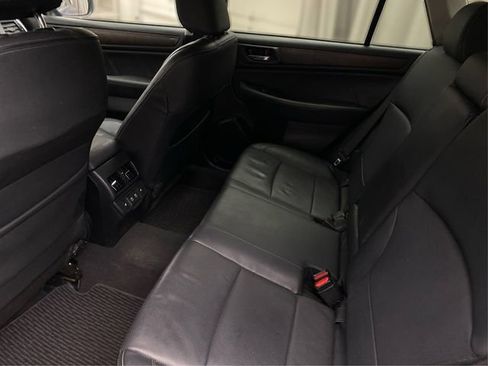Used 2019 Subaru Outback 3.6R Limited AWD/4WD image 11