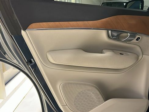 Certified 2021 Volvo XC90 T8 Inscription Expression w/ Advanced Package image 29