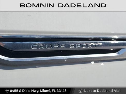 Used 2024 Volkswagen Atlas Cross Sport SE image 10