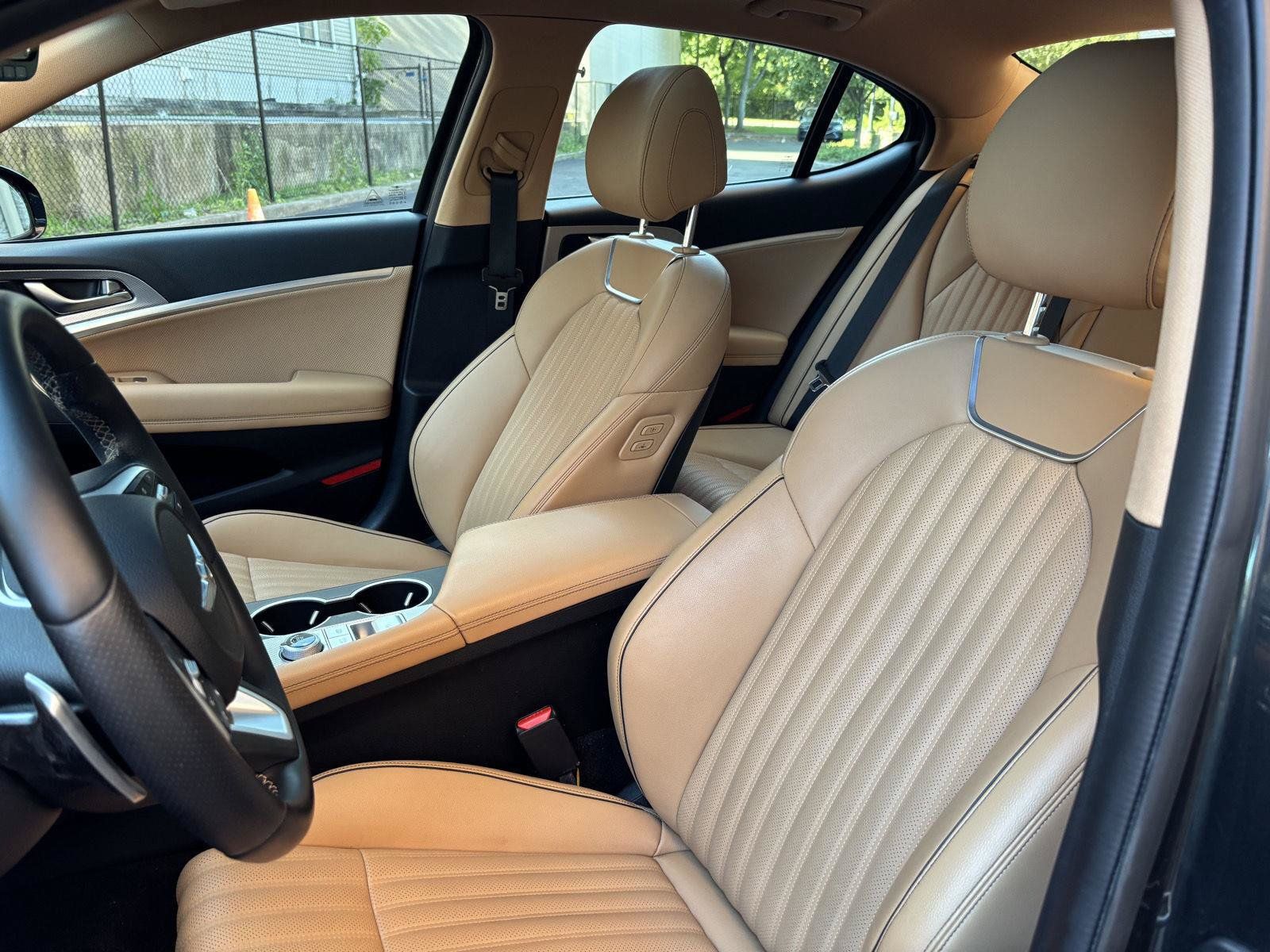 Used 2022 Genesis G70 2.0T w/ Prestige Package AWD/4WD image 10