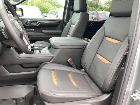 New 2026 GMC Sierra 1500 AT4 w/ AT4 Premium Package AWD/4WD image 11