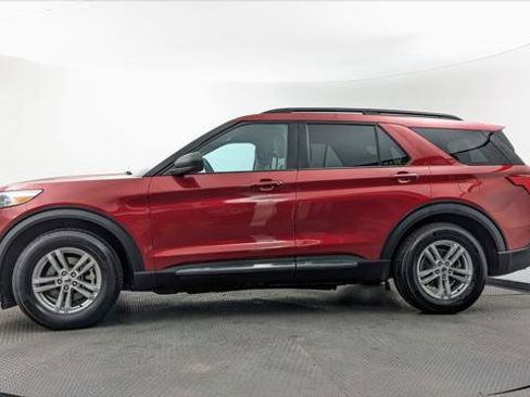 Used 2022 Ford Explorer XLT RWD image 3