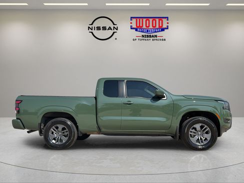 Certified 2025 Nissan Frontier SV AWD/4WD image 2