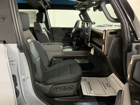 New 2025 GMC Hummer EV 3X image 35