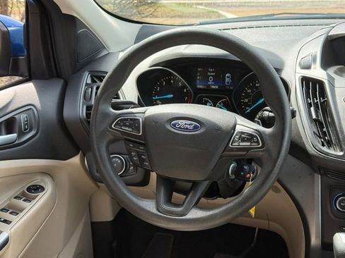 Used 2017 Ford Escape SE image 12