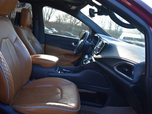 Used 2021 Chrysler Pacifica Pinnacle image 19
