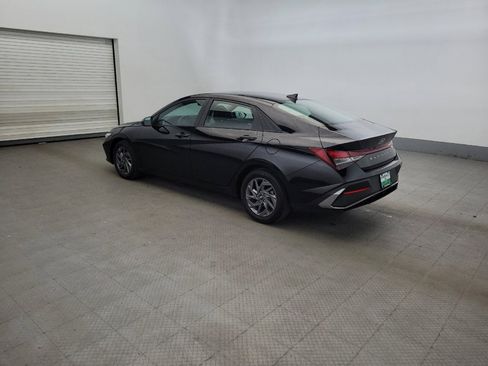 Used 2024 Hyundai Elantra SEL FWD image 3