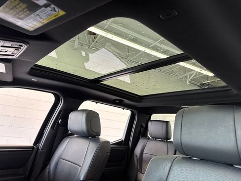 Certified 2025 Toyota Tundra Platinum AWD/4WD image 17