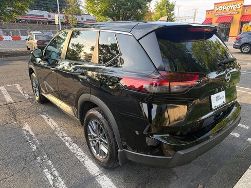 Used 2025 Nissan Rogue S AWD/4WD image 4