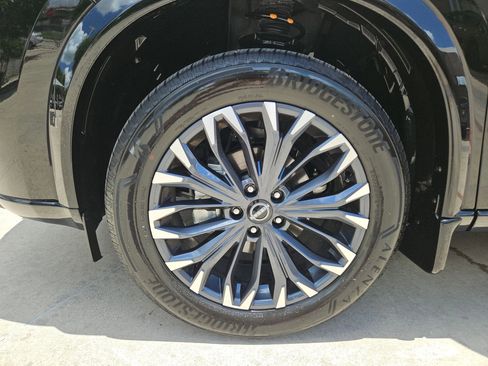 Certified 2025 Nissan Rogue Platinum w/ Platinum Premium Package FWD image 32