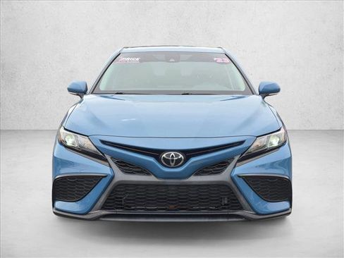 Used 2023 Toyota Camry SE FWD image 2