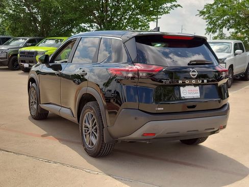 Certified 2023 Nissan Rogue S FWD image 2