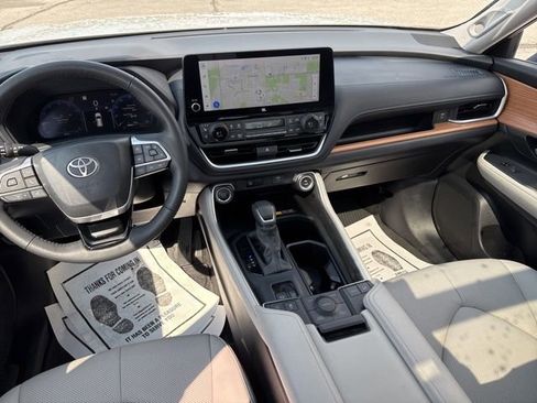 Used 2026 Toyota Grand Highlander AWD image 26