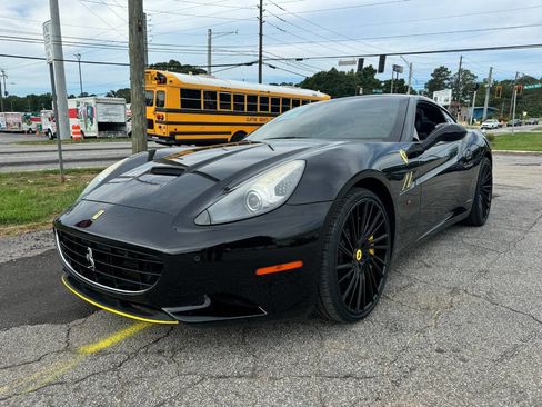 Used 2013 Ferrari California image 1