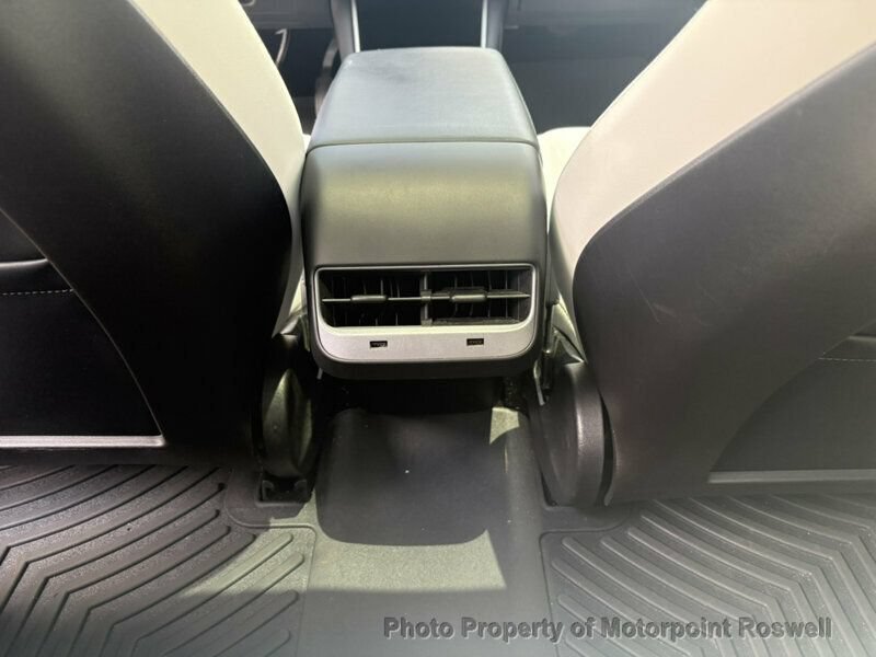 Used 2020 Tesla Model 3 Standard Range Plus RWD image 13