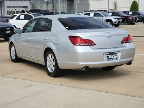 Used 2010 Toyota Avalon XL image 5