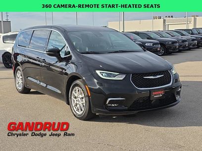 Used 2024 Chrysler Pacifica Touring-L