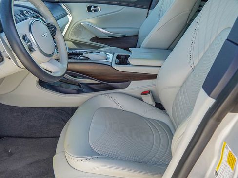 Used 2022 Aston Martin DBX AWD/4WD image 19