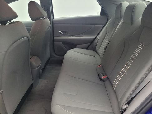 Used 2022 Hyundai Elantra SEL image 18