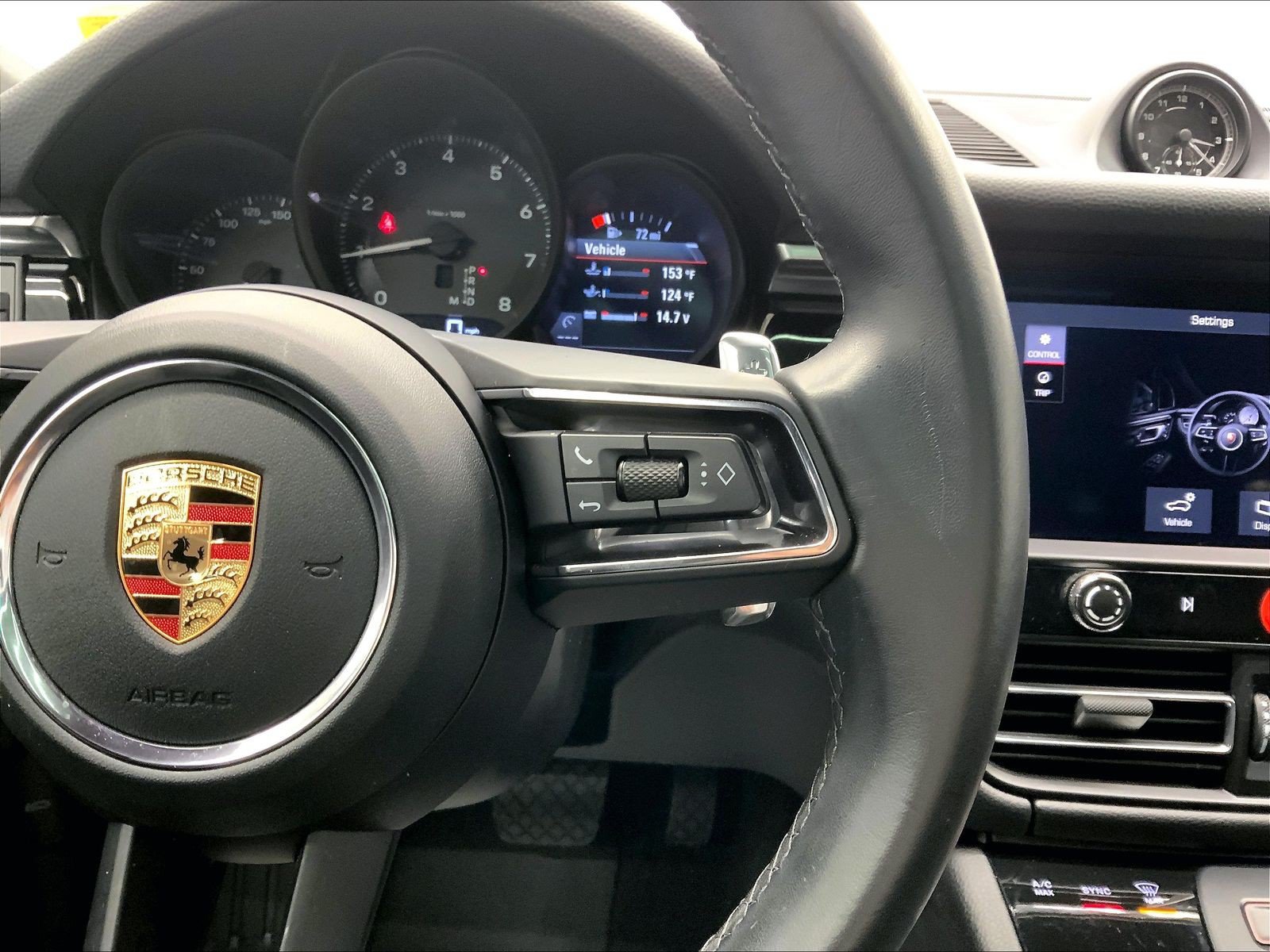 Certified 2023 Porsche Macan AWD/4WD image 16