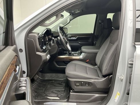 Certified 2024 GMC Sierra 1500 Elevation w/ LPO, Elevation Black Package AWD/4WD image 3