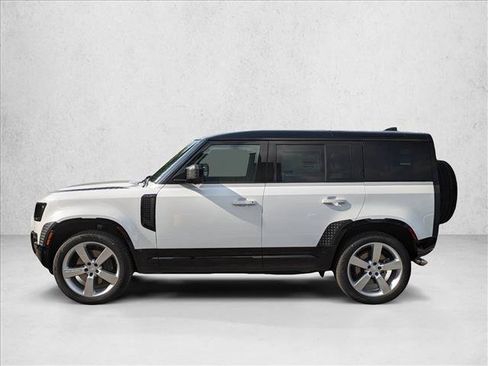 Used 2025 Land Rover Defender 110 X-Dynamic SE AWD/4WD image 4