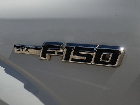 Used 2011 Ford F150 STX w/ Communications Pkg RWD image 5