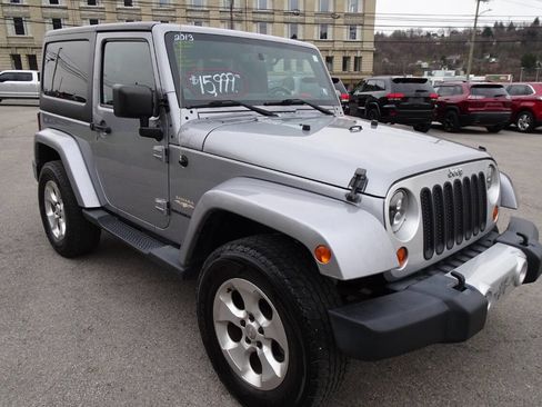 Used 2013 Jeep Wrangler Sahara image 4