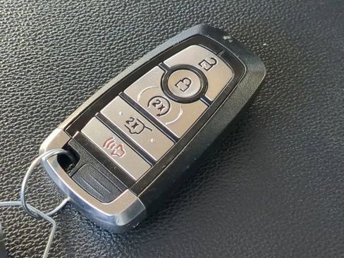 Used 2024 Ford Expedition XLT image 29