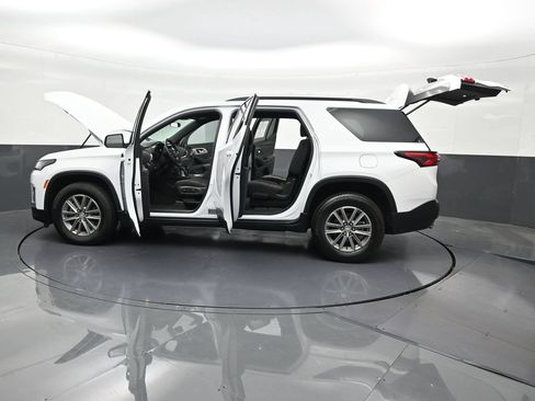 Used 2024 Chevrolet Traverse LT FWD image 35