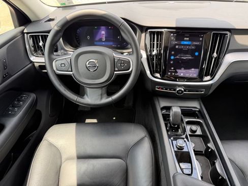 Used 2025 Volvo S60 B5 Core FWD image 15