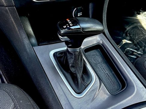 Used 2022 Dodge Charger SXT RWD image 18