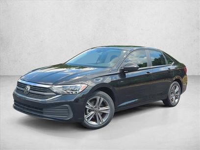 Used 2023 Volkswagen Jetta SE w/ Panoramic Sunroof Package