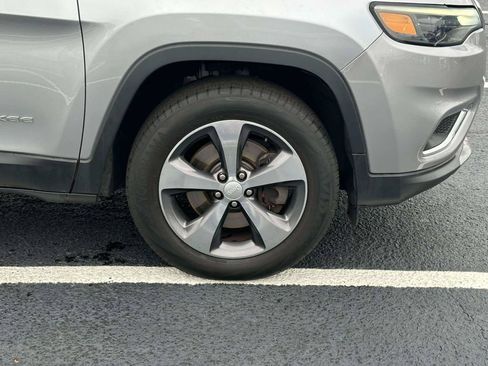 Used 2019 Jeep Cherokee Limited AWD/4WD image 7