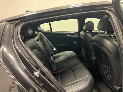 Used 2020 Kia Stinger GT1 image 17